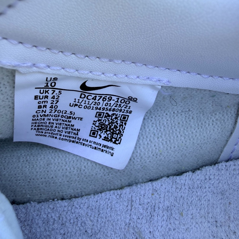 Nike Blazer Low ‘77 White and Light Gray Athletic Shoes - Picture 4 of 6